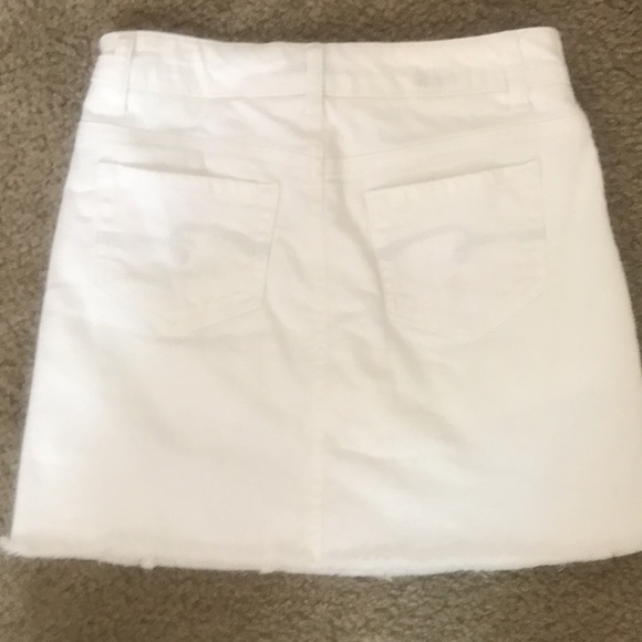 Girls white Justice jean skirt. Weatherd look - Picture 2 of 6